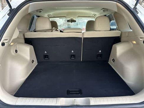 Used 2019 Jeep Cherokee Latitude w/ Popular Appearance Group AWD/4WD image 22