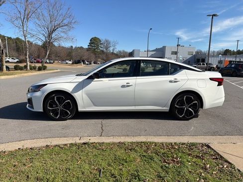 Used 2025 Nissan Altima 2.5 SR image 4