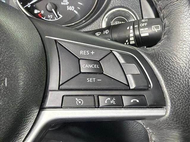 Used 2017 Nissan Rogue SV FWD image 25