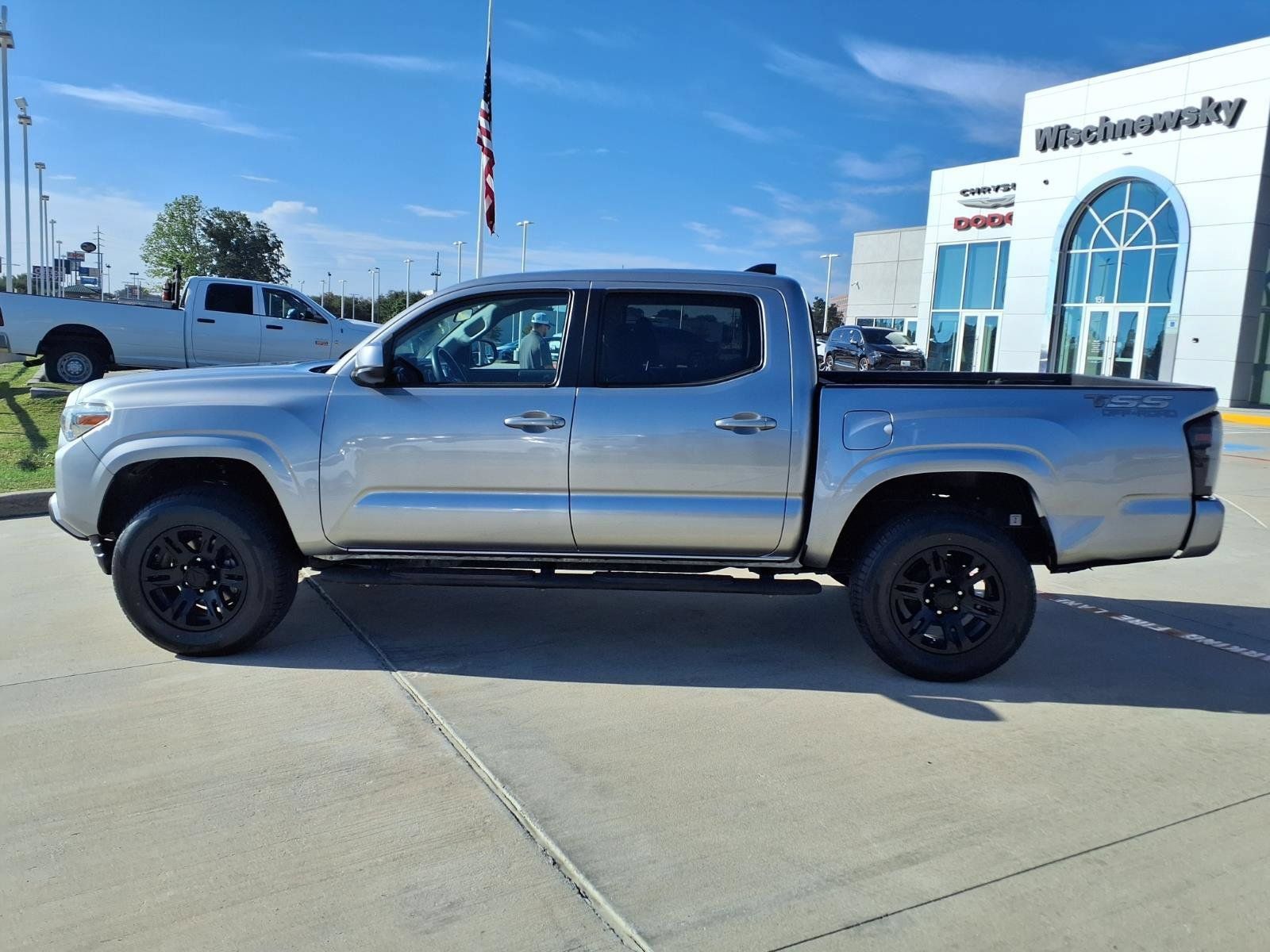 Used 2020 Toyota Tacoma SR w/ SR Convenience Package RWD image 8