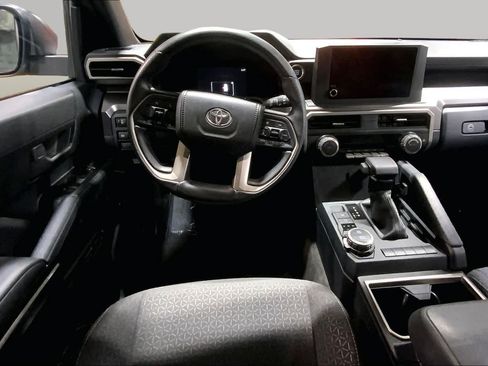 Used 2025 Toyota 4Runner SR5 AWD/4WD image 6