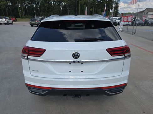 Used 2021 Volkswagen Atlas Cross Sport SE w/ Panoramic Sunroof Package image 14