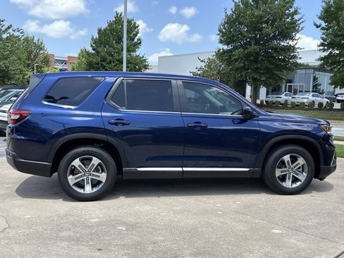 Used 2025 Honda Pilot EX-L image 2