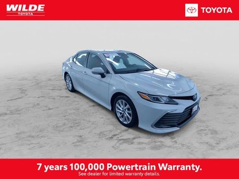 Certified 2023 Toyota Camry LE image 3