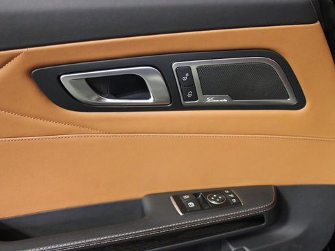 Used 2017 Mercedes-Benz AMG GT S image 12