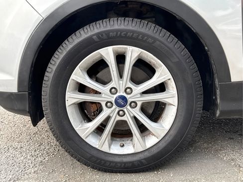 Used 2017 Ford Escape SE FWD image 10