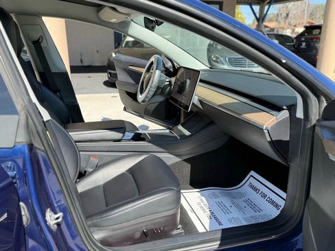 Used 2022 Tesla Model 3 Standard Range image 16