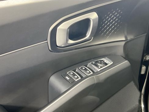 Used 2023 Kia Sorento EX AWD/4WD image 18