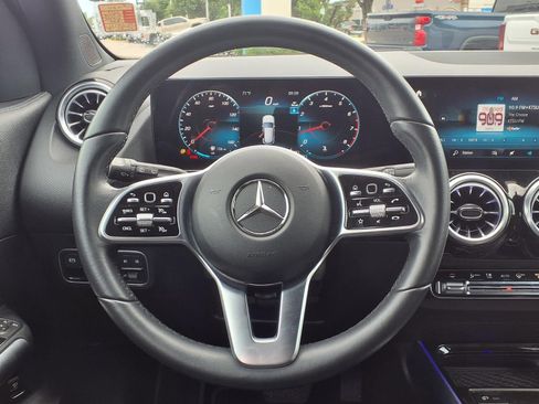 Used 2023 Mercedes-Benz GLA 250 w/ Premium Package image 12