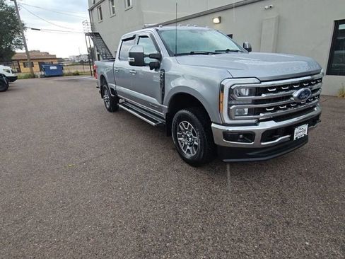 Used 2023 Ford F350 Lariat image 2