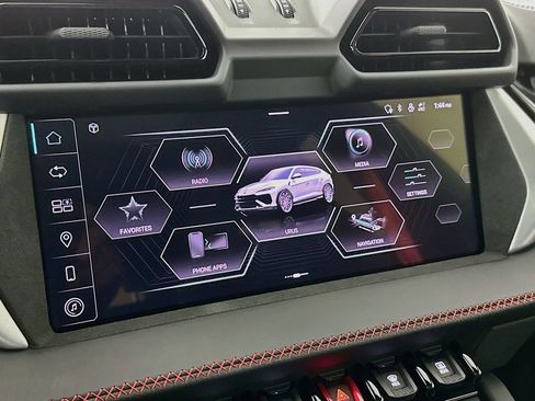 Used 2025 Lamborghini Urus SE AWD/4WD image 15