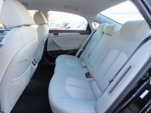 Used 2019 Hyundai Sonata Plug-In Hybrid image 15