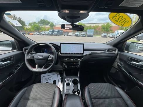 Used 2023 Ford Escape ST-Line w/ Tech Pack #1 AWD/4WD image 19