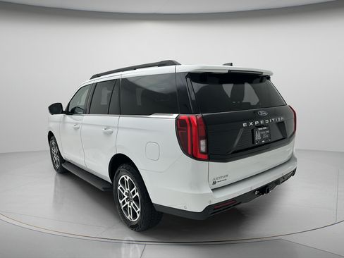 Used 2025 Ford Expedition Active AWD/4WD image 7