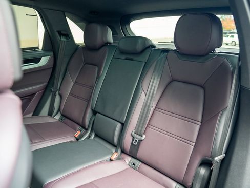 Used 2024 Porsche Cayenne E-Hybrid image 24