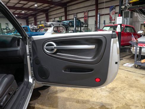 Used 2004 Chevrolet SSR w/ Preferred Equipment Group RWD image 35