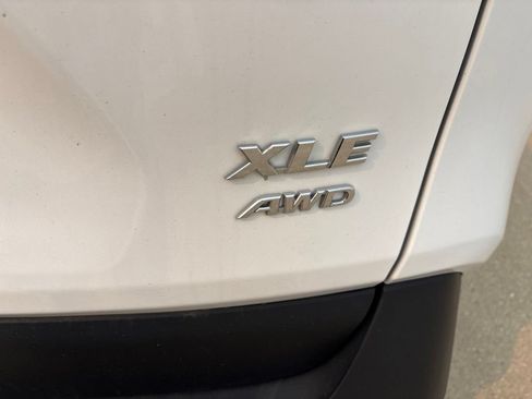 Used 2025 Toyota RAV4 XLE AWD/4WD image 25