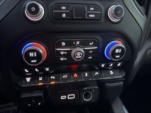 Used 2023 GMC Sierra 2500 Denali w/ Denali Ultimate Package image 17