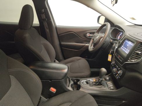 Used 2020 Jeep Cherokee Latitude AWD/4WD image 21