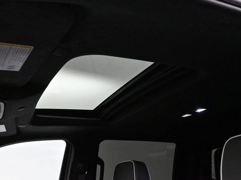 Used 2025 GMC Sierra 2500 AT4X image 29