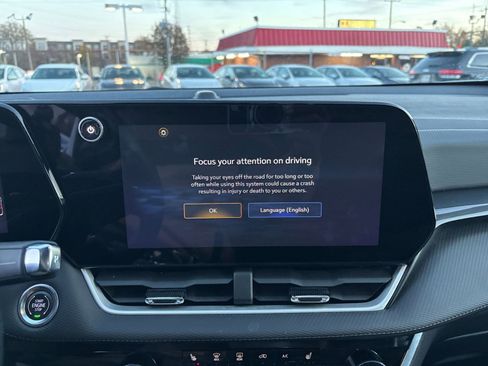 Used 2025 Chevrolet Equinox LT image 21