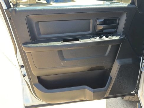 Used 2018 RAM 3500 Tradesman w/ Chrome Appearance Group AWD/4WD image 9