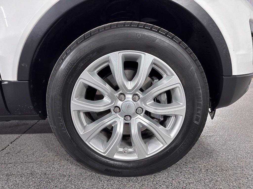 Used 2019 Land Rover Range Rover Evoque AWD/4WD image 7