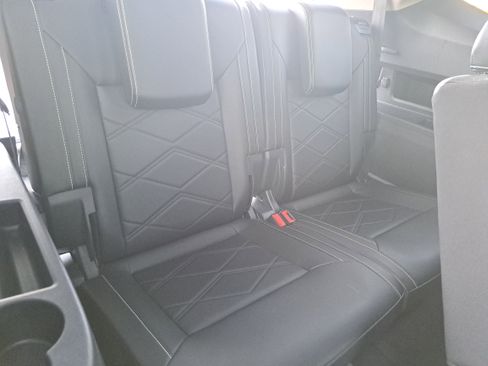 Certified 2024 Volkswagen Atlas SE image 33