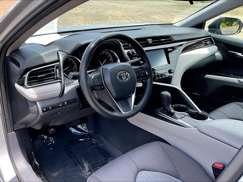 Used 2019 Toyota Camry LE FWD image 18