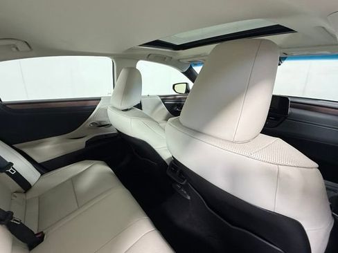 Certified 2025 Lexus ES 300h w/ Premium Package FWD image 30