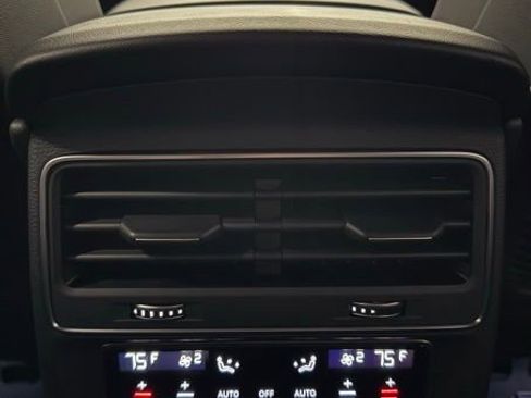 Used 2024 Audi SQ8 Prestige w/ Prestige Package image 38