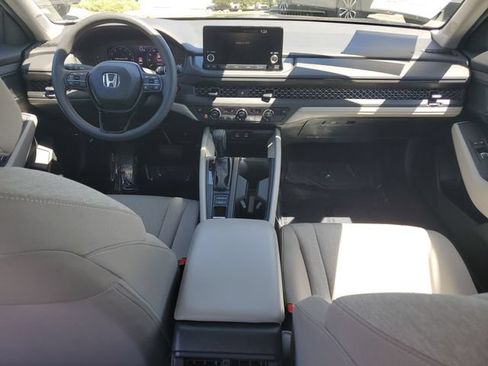 Certified 2025 Honda Accord SE image 9