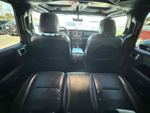 Used 2022 Jeep Wrangler Unlimited Sahara w/ Cold Weather Group AWD/4WD image 77