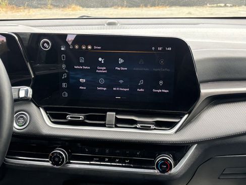 Used 2025 Chevrolet Equinox LT image 18