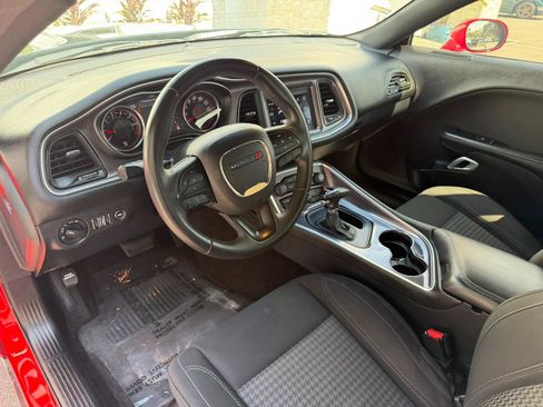 Used 2018 Dodge Challenger SXT RWD image 26