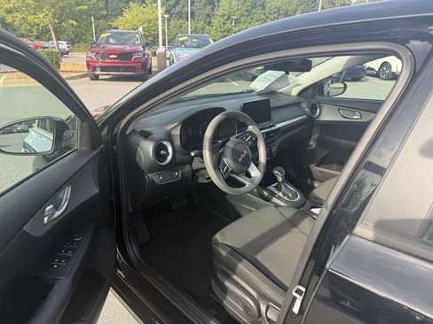 Used 2023 Kia Forte LXS FWD image 2