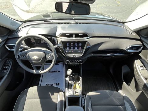 Used 2023 Chevrolet TrailBlazer LT w/ Convenience Package AWD/4WD image 11