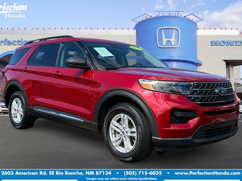 Used 2022 Ford Explorer XLT image 1