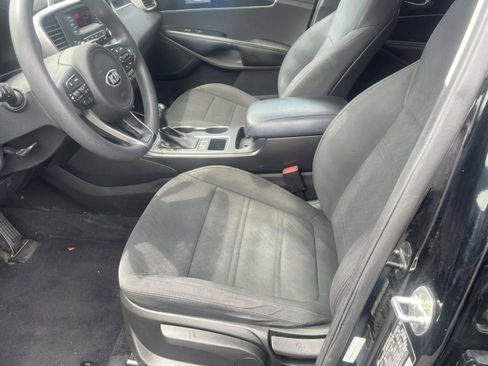 Used 2017 Kia Sorento L FWD image 12