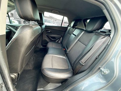 Used 2019 Chevrolet Trax LT w/ LT Convenience Package image 27