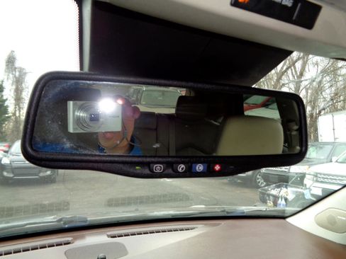 Used 2011 Cadillac SRX Luxury image 17