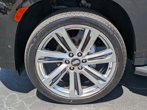 Used 2021 Cadillac Escalade Premium Luxury w/ LPO, Radiant Package AWD/4WD image 9