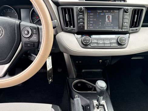Used 2017 Toyota RAV4 XLE FWD image 27