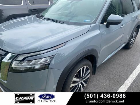 Used 2023 Nissan Pathfinder Platinum FWD image 1