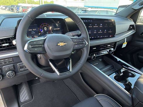 New 2026 Chevrolet Suburban Premier AWD/4WD image 4