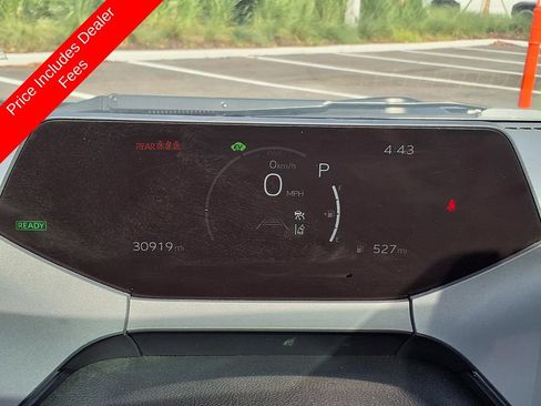 Used 2023 Toyota Prius XLE FWD image 33