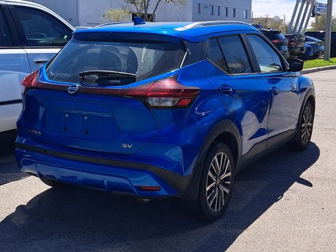 Used 2021 Nissan Kicks SV image 3