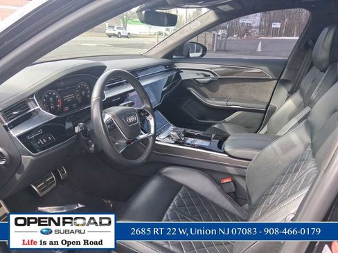 Used 2020 Audi S8 L w/ S8 Executive Package image 15