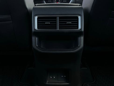 Used 2024 Volkswagen Atlas Cross Sport SE image 11