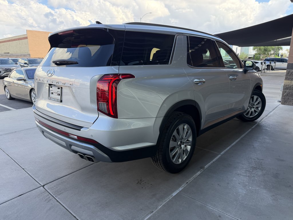 Used 2025 Hyundai Palisade SEL FWD image 4